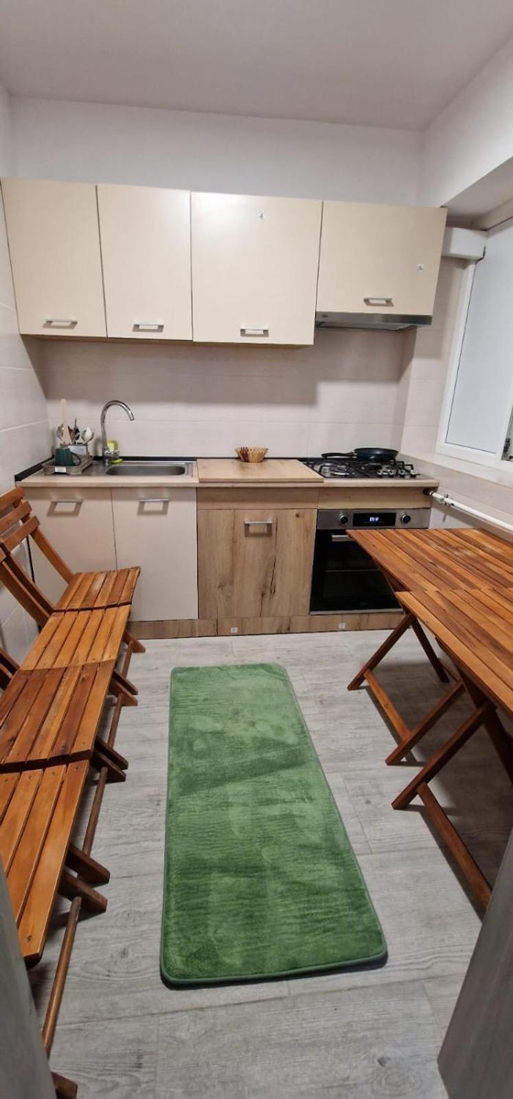 Apartament 3 Cam Grand Arena Бухарест Екстер'єр фото